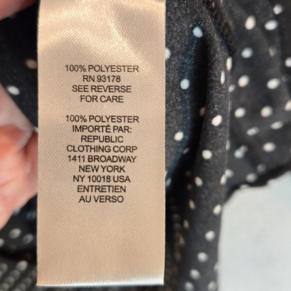 T. Tahari Womens Blouse Sz 1X Black White Polka Dot Full Front Button Semi Sheer - Picture 8 of 13